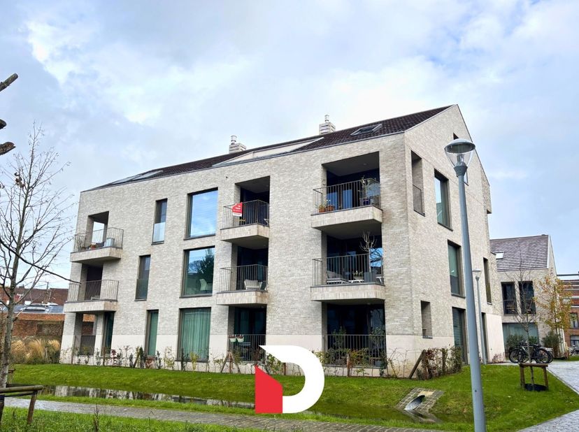 Lichtrijk en rustig gelegen instapklaar nieuwbouwappartement in centrum Brugge, project Gulden Roos. Dit appartement beschikt over een aangename leefr
