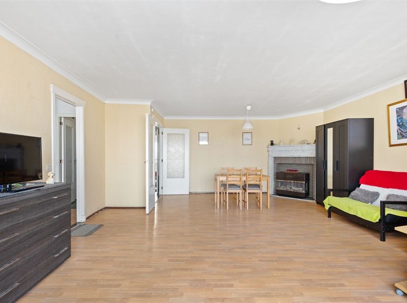 Ligging:<br />
Dit gezellige appartement bevindt zich in de Oscar Van Kesbeeckstraat in Mechelen, op slechts een steenworp afstand van de winkelstraat