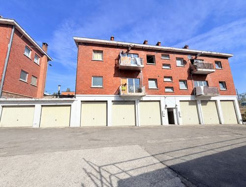                                         Commercieel Gebouw te koop in Gilly, € 458.000

