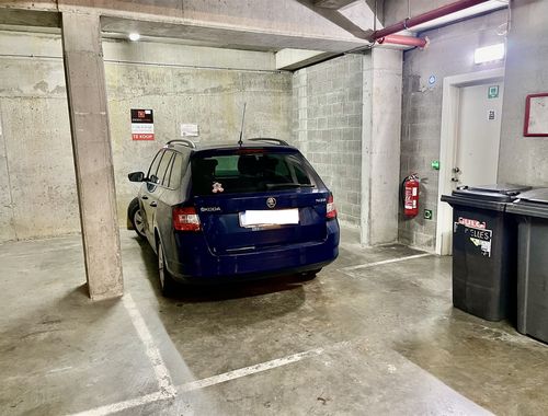                                         Place de stationnement à louer à Bruxelles, € 125
