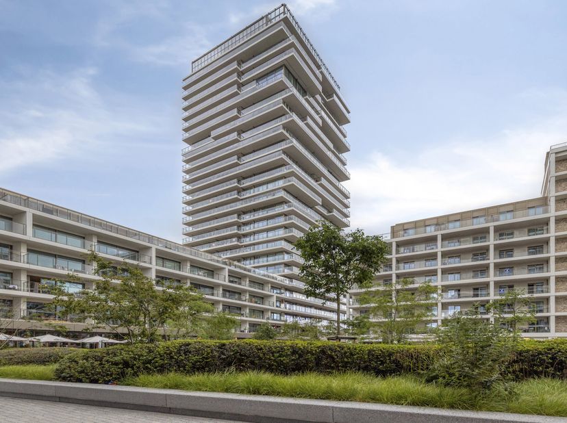Sky Tower 2 - uniek appartement op de 8ste verdieping met ruim terras.<br />
Vanuit dit stijlvolle appartement op de 8ste verdieping van Sky Tower 2 g