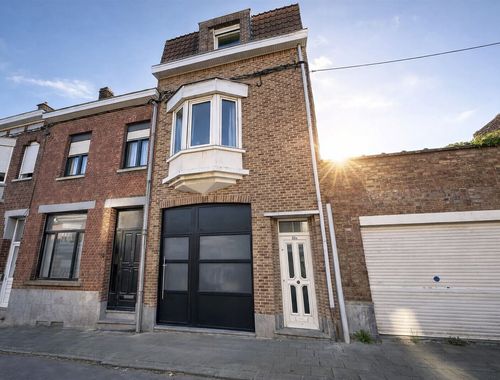                                         Rez-de-chaussée commercial à louer à Mouscron, € 550
