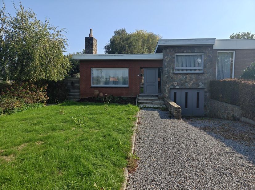Huis te koop in Iepersestraat  97,
                    8890 Moorslede