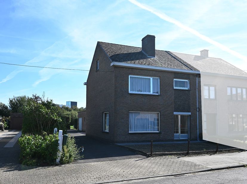 Huis te koop in Kerkstraat 67,
                    9971 Lembeke