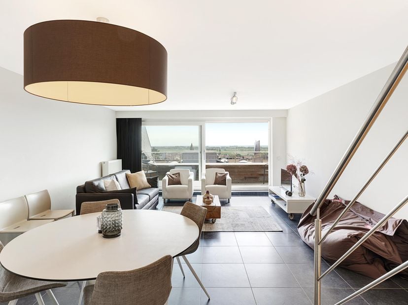 Dit zonovergoten appartement, gelegen in een rustige zijstraat van het Stübbenpark, bevindt zich op steenworp afstand van het strand.<br />
<br />
Ind