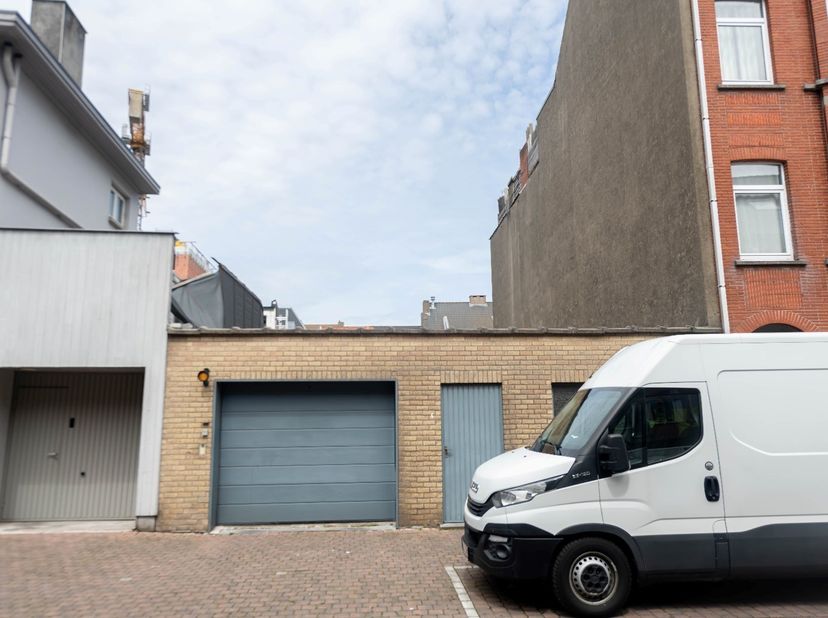 Garage te huur in Eduard Hammanstraat 4,
                    8400 Oostende