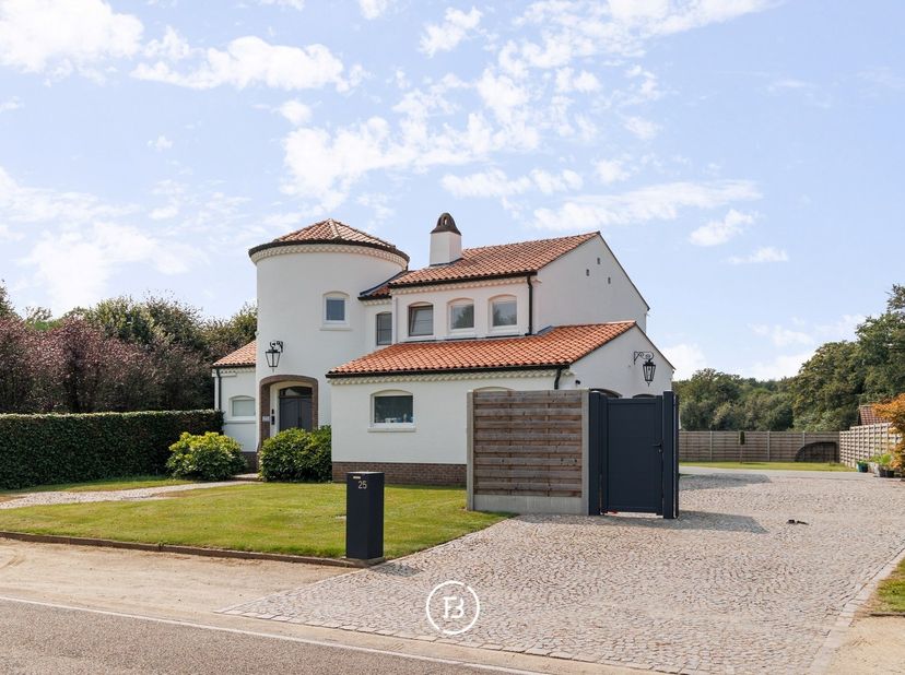 Huis te koop in De Drij Dreven 25,
                    3550 Zolder