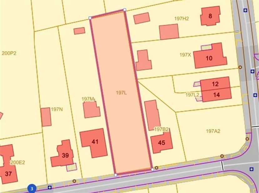 Beschrijving:<br />
Deze bouwgrond van 16a59 ligt in een rustige straat in Hechtel-Eksel.<br />
Winkels en scholen zijn vlakbij. Ook de invalswegen zi