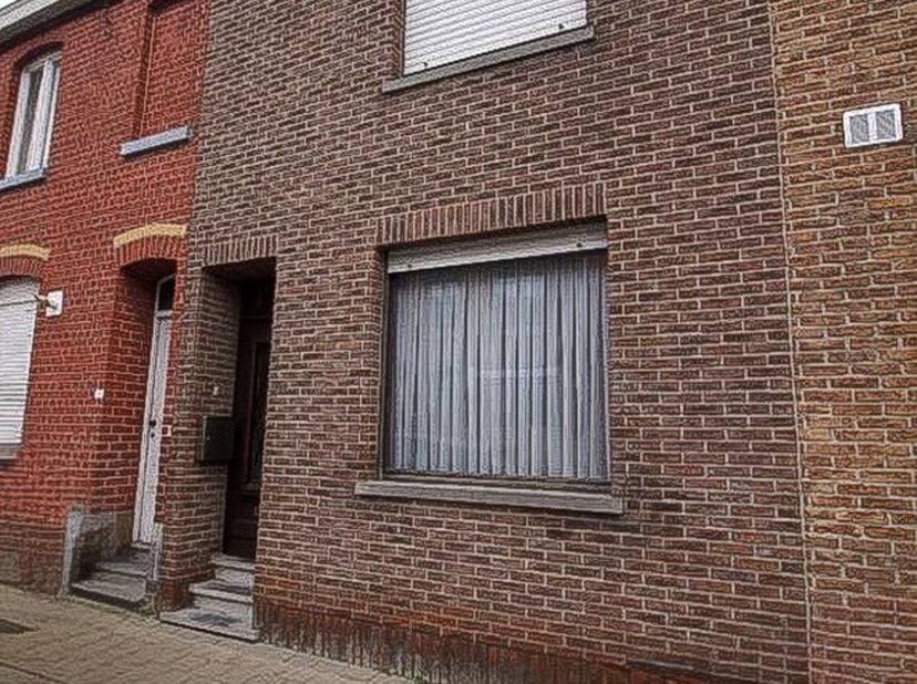 Deze te renoveren woning met tuin is gelegen in Rekkem. Het betreft hier een perceel van 260m² (mogelijkheid tot het bijkopen van extra grond). Zie il
