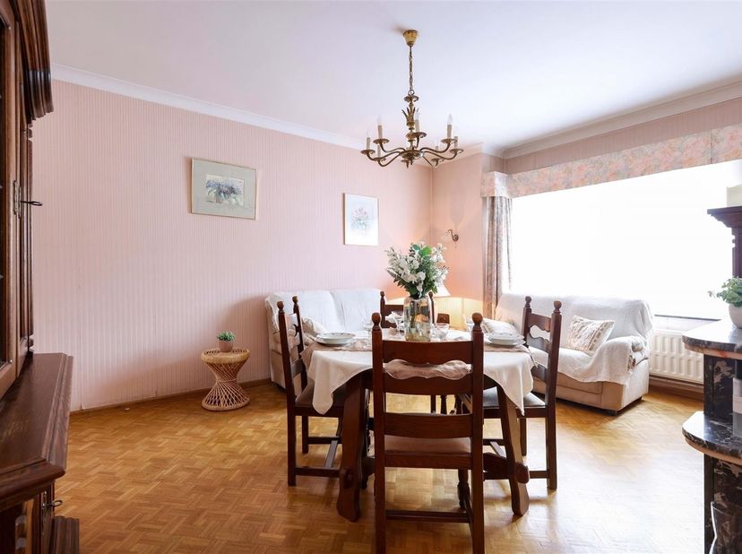 Charmant energiezuinig appartement met 3 slaapkamers, rustig én centraal gelegen<br />
 <br />
Omgeving:<br />
+ Gelegen op een centrale, doch rust
