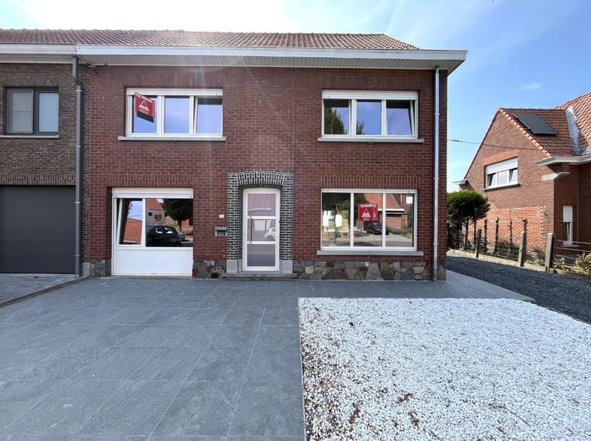 Maison à louer
                    à 8890 Moorslede
