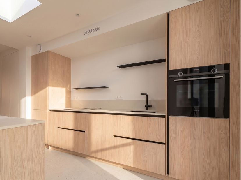 Maison de caractère entièrement rénovée au cœur de Watermael-Boitsfort<br />
Située dans une rue calme, au cœur du village de Watermael-Boitsfort, cet