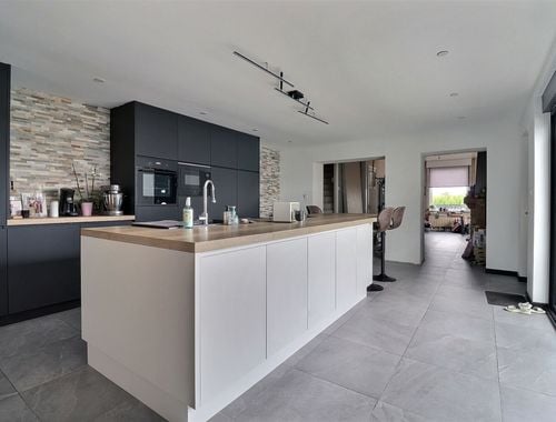                                         Eengezinswoning te koop in Le Bizet, € 249.900
