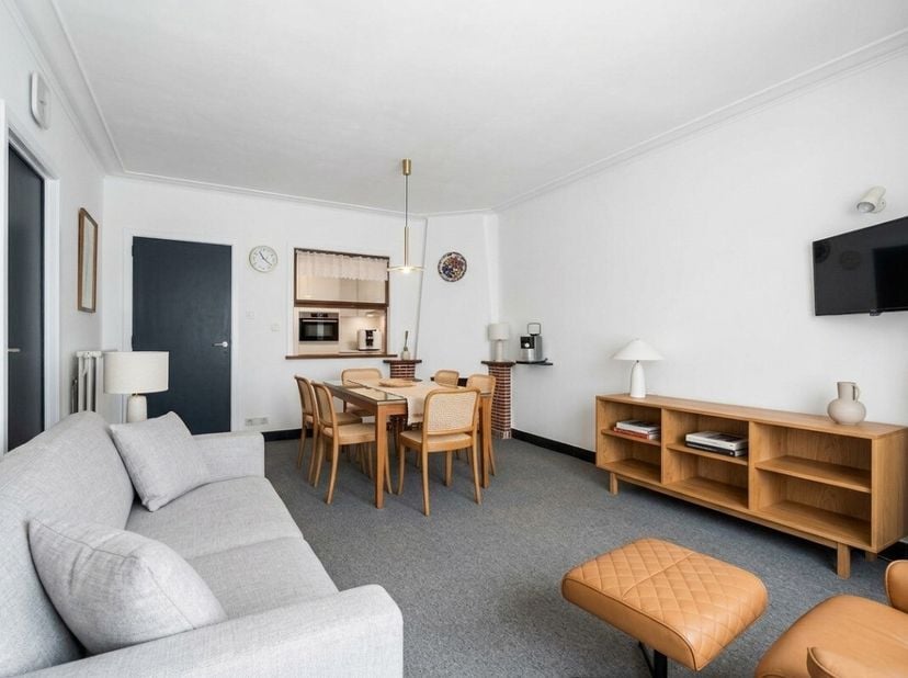 Te koop: gezellig appartement op de Zeedijk in Mariakerke te Oostende. Dit appartement, ligt op een toplocatie aan de Luxemburgstraat, vlak bij het st