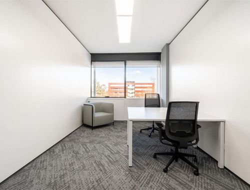                                         Immeuble de bureaux à louer à Berchem, € 449
