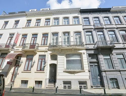                                         Triplex te huur in Elsene, € 2.400

