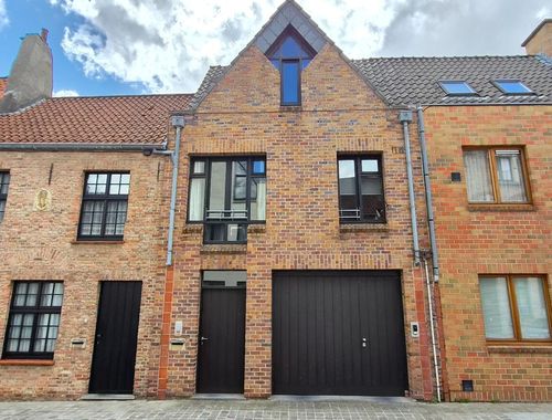                                         Woning te huur in Brugge, € 820

