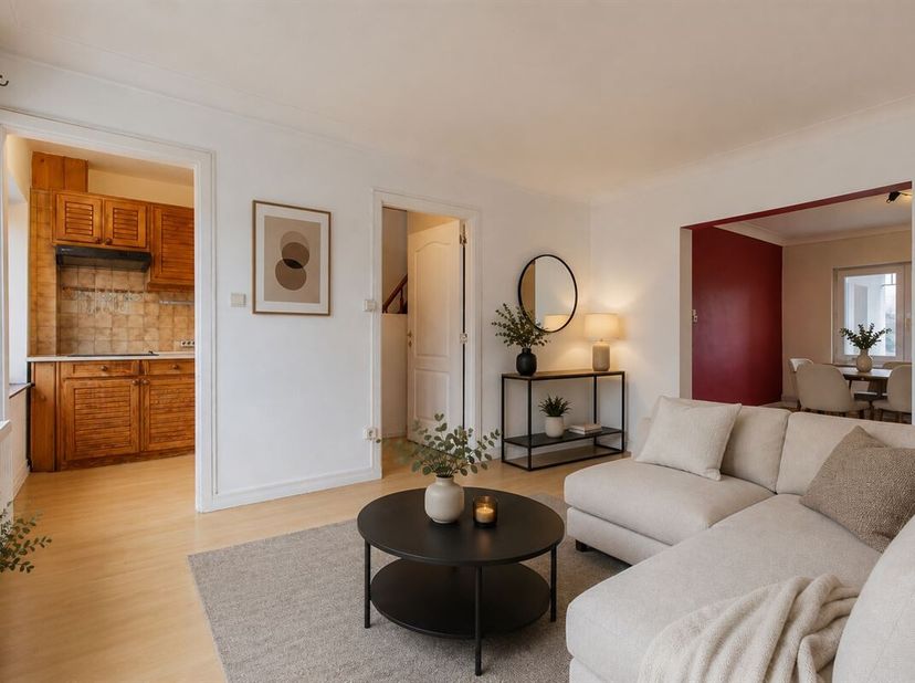 Welkom in dit lichtrijke en veelzijdige duplexappartement, gelegen op de tweede verdieping van de Oude Mechelsestraat in Stombeek-Bever. Gelegen in en