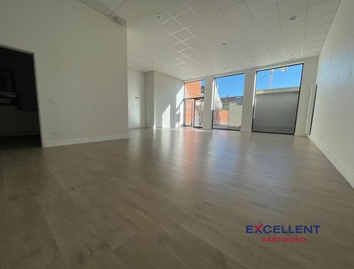                                         Commercieel Gebouw te huur in Deinze, € 600
