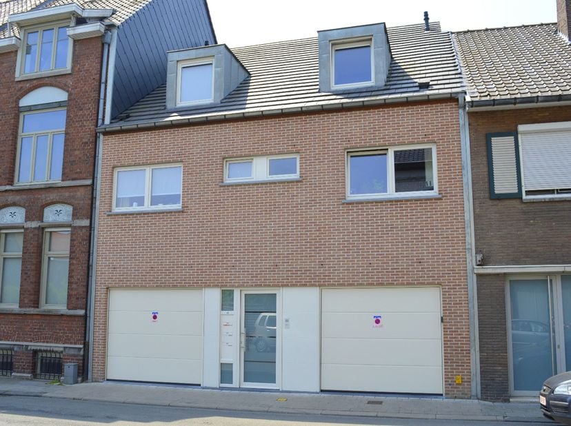 Op zoek naar een kleinschalig opbrengsteigendom op een centrale ligging? Dit verzorgde appartementsgebouw, gebouwd in 2011, is pal in het centrum van