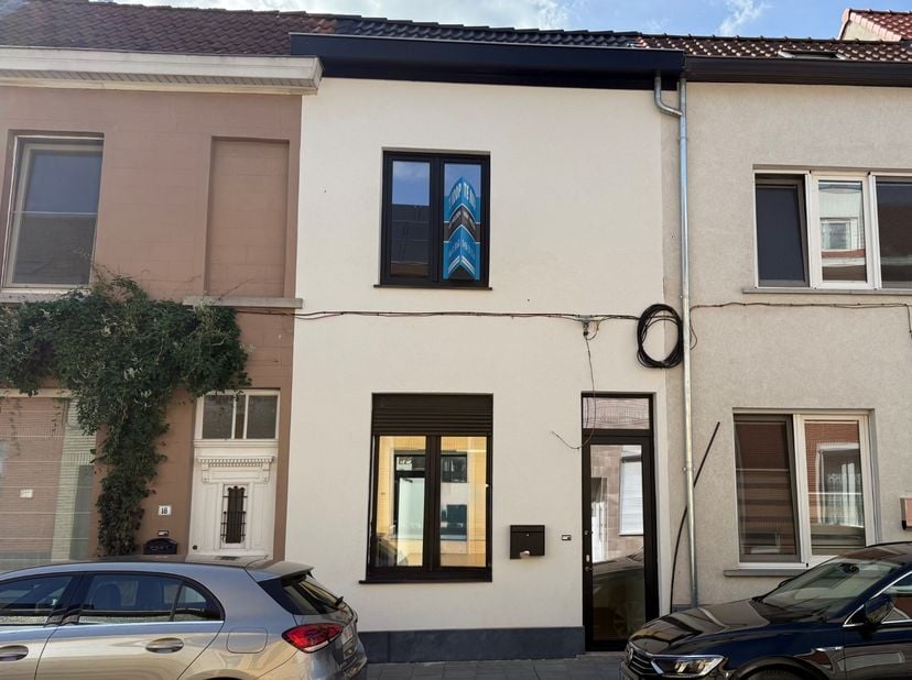 Huis te koop in Jean Bethunestraat 16,
                    9040 Sint-Amandsberg