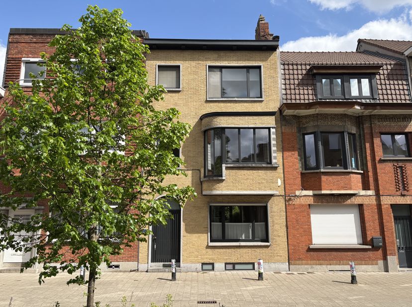 Huis te huur in Diksmuidestraat 11,
                    9000 Gent