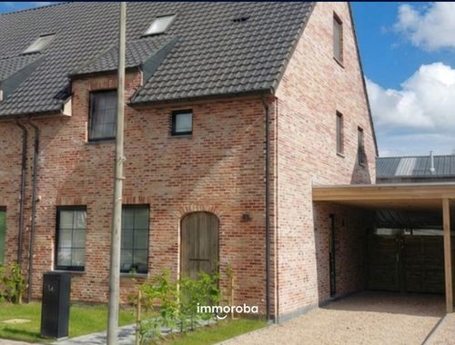                                         Maison à louer à Moortsele, € 1.350
