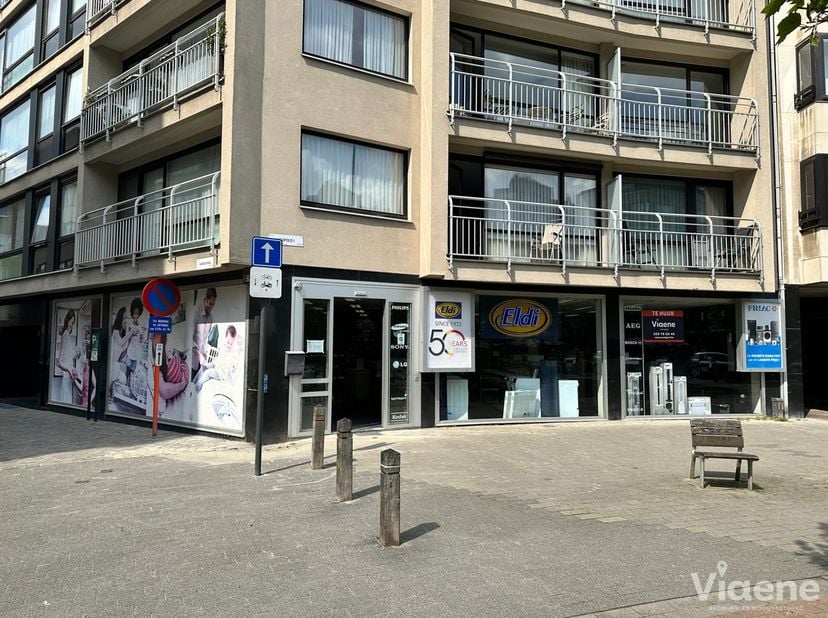 Bedrijfsvastgoed te huur in Leopold I-plein 5,
                    8400 Oostende