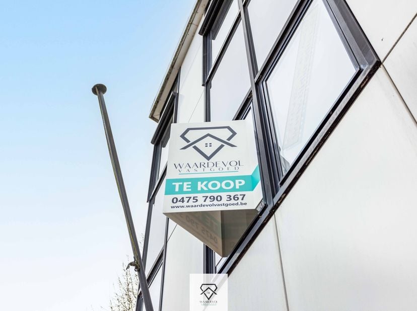 Bien professionnel à vendre
                    à 9000 Gent