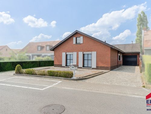                                         Maison à vendre à Sint-Denijs, € 350.000
