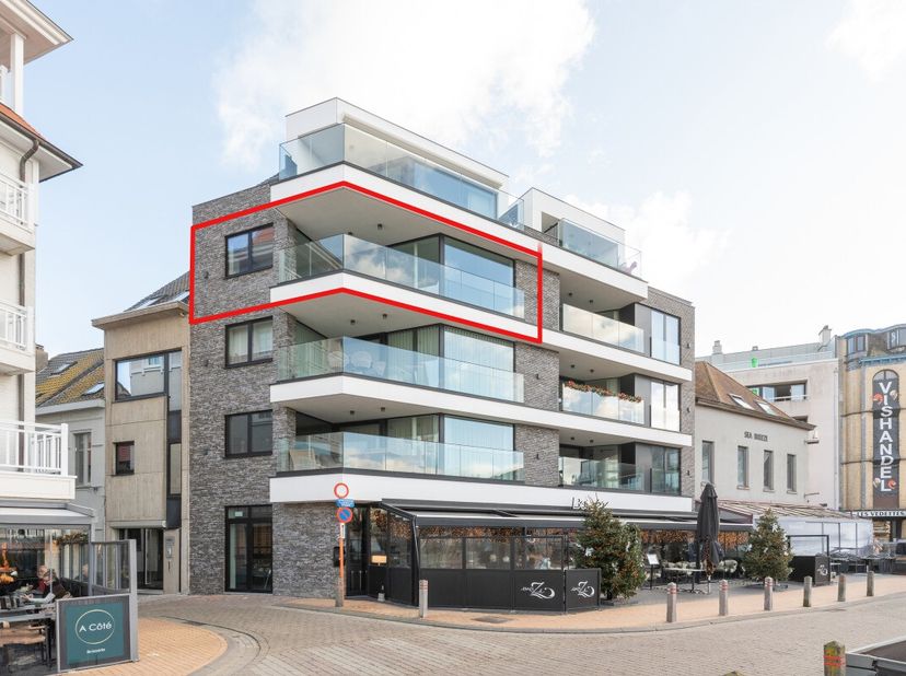 [[ DIT PAND NEEMT DEEL AAN DE ERA OPEN HUIZEN DAG OP 13/6 VAN 16:00 TOT 17:00 ]] Blankenberge: Luxe-appartement (128m²) met prachtig zicht en zonneter