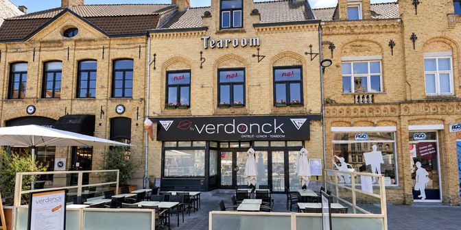 Bedrijfsvastgoed te huur in Grote Markt 11, 8630 Veurne