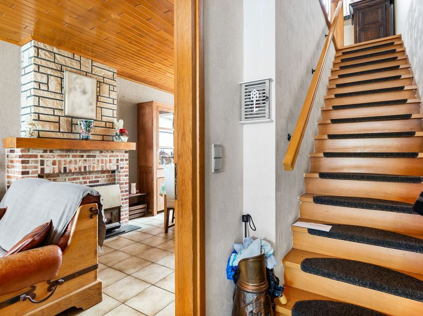 Woning met 2 slaapkamers &amp; af te werken zolder<br />
<br />
Nabij het centrum van Boom bevindt zich deze woning met een praktische indeling en uitbr