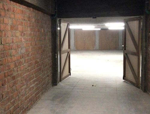                                         Garagebox te huur in Gent, € 100
