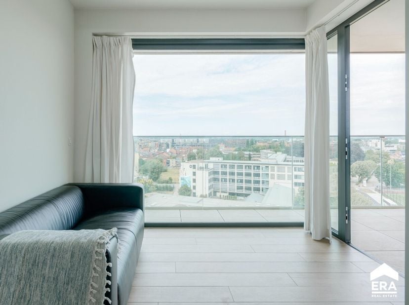 koop: energiezuinige studio in de Kapertoren in Hasselt, centraal gelegen nabij winkels, openbaar vervoer en het station.Deze goed onderhouden studio
