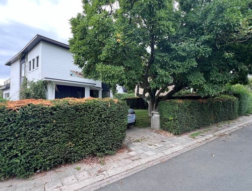                                         Villa te huur in Sint-Genesius-Rode, € 2.300
