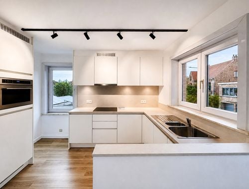                                         Duplex te huur in Sint-Kruis, € 990
