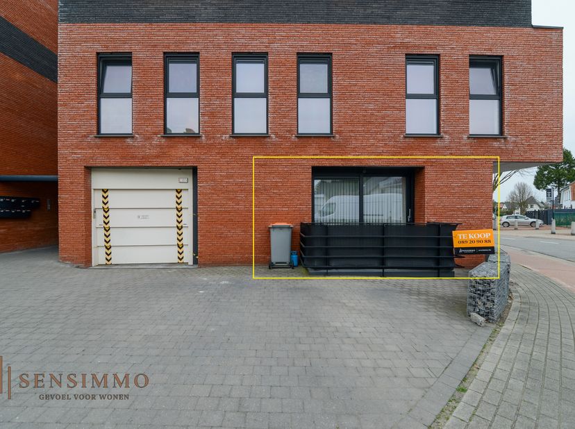Ontdek dit comfortabel en recent appartement op een uitstekende locatie in Maasmechelen. Dankzij de nabijheid van winkels, openbaar vervoer en dagelij