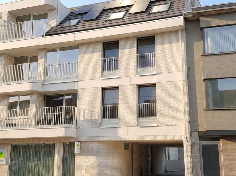 Op zoek naar een instapklaar en energiezuinig appartement in centum Stekene?<br />
<br />
Dit prachtige nieuwbouwappartement (bouwjaar 2025-2026) be