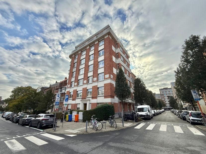 Appartement te huur in Avenue de Woluwe-Saint-Lambert 29,
                    1200 Sint-Lambrechts-Woluwe
