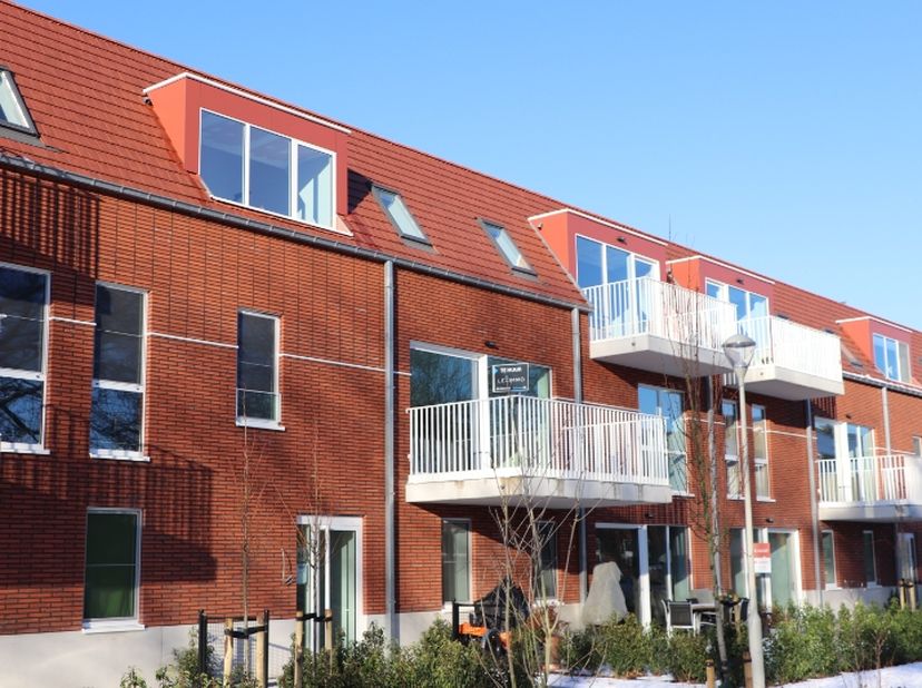 LUXE nieuwbouw appartement op 1steV bestaande uit : Inkomhall met ruimte voor vestiaire, apart toilet, modern ingerichte badkamer, 1 ruime slaapkamer,