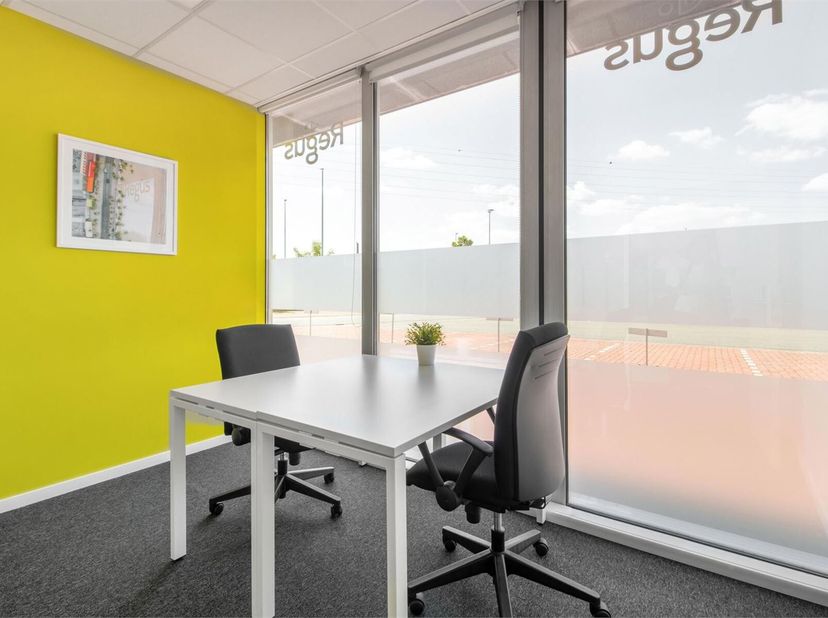 Bien professionnel à louer
                    à 8800 Beveren