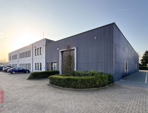                                         Bureaux à louer à Zellik, € 3.729
