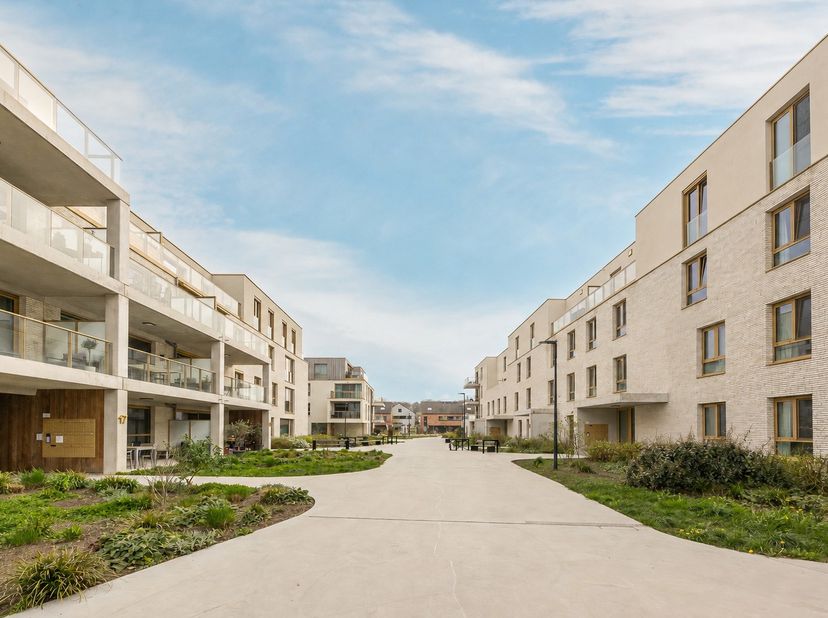 Bent u op zoek naar een comfortabel 1-slaapkamerappartement te Herent? Dan is dit prachtige, recent (2022) gebouwde appartement zeker een kijkje waard