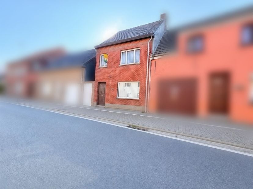 STARTPRIJS: Elk bod hoger dan deze startprijs, wordt voorgelegd aan de eigenaars, die al dan niet kunnen ingaan op dit aanbod.<br />
<br />
Deze te re