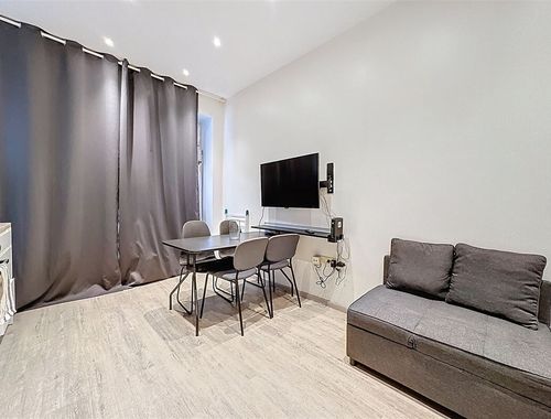                                         Appartement à louer à Ganshoren, € 1.000
