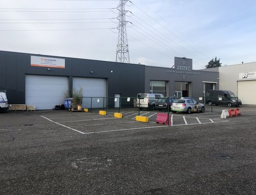                                         Bâtiment d’entreprise à louer à Antwerpen, € 2.000
