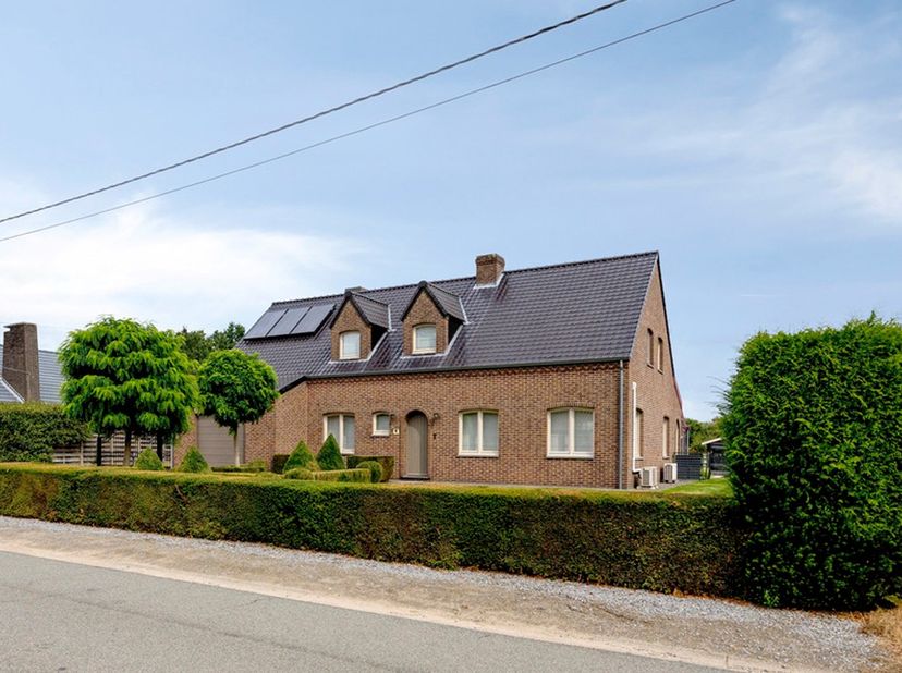 Huis te koop in Janshoek 8,
                    3950 Bocholt
