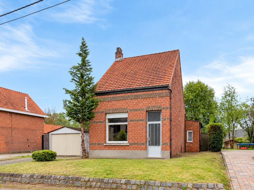 Huis te koop in Heuvelstraat 22,
                    2400 Mol