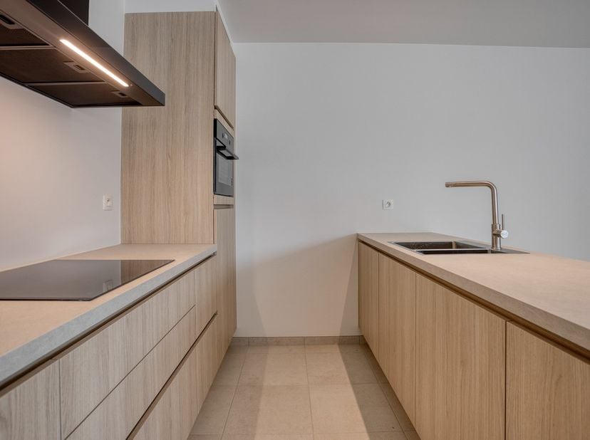 Welkom in Residentie Beverpark te Beverlo, waar hedendaags wooncomfort, energiezuinigheid en een hoogwaardige afwerking hand in hand gaan. Dit volledi